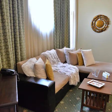 Hotel Retro 3*