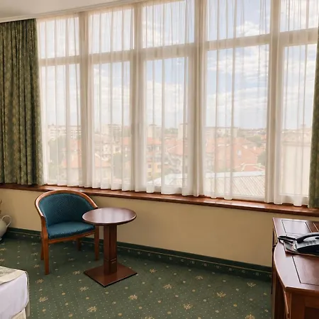 Retro Hotel 3*