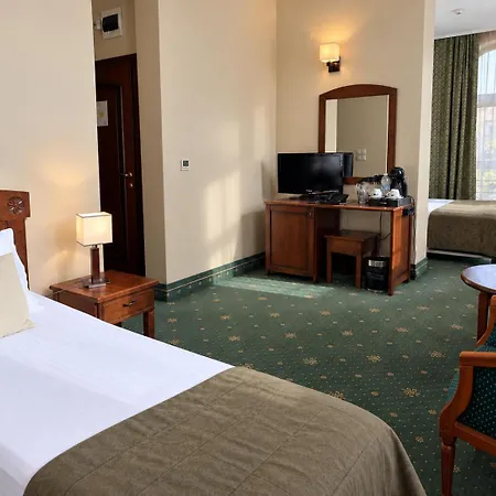 Retro Hotel 3*