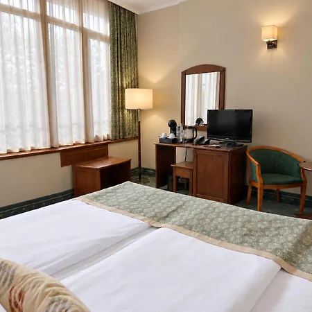 Hotel Retro 3*